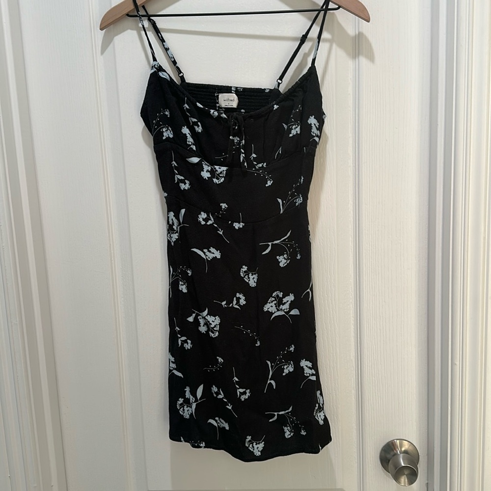 Aritzia dress black and floral